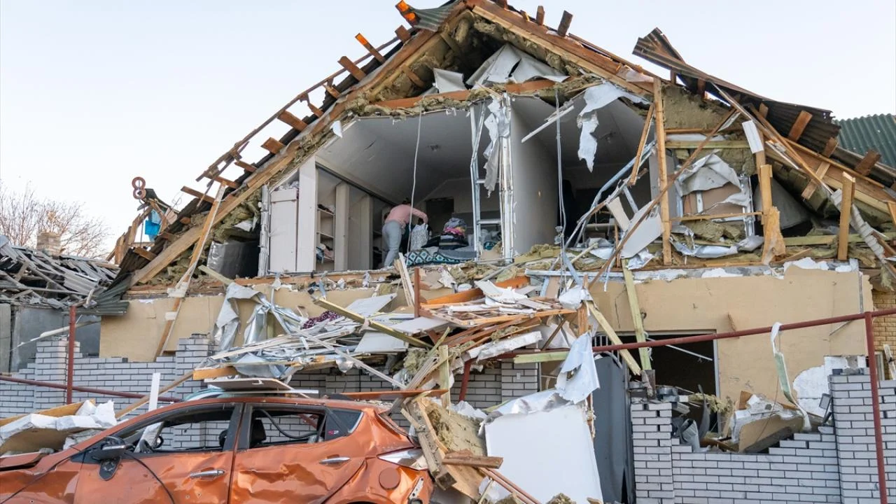 Ukrayna: Rusya'nın Zaporijya kentine düzenlediği saldırıda 8 kişi öldü