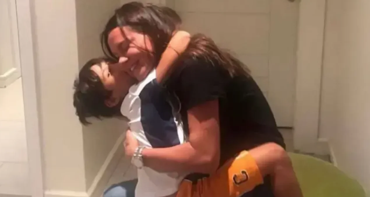 Ebru Şallı’nın oğlu Pars ile çekilmiş fotoğraflarını doğum gününde paylaşması.