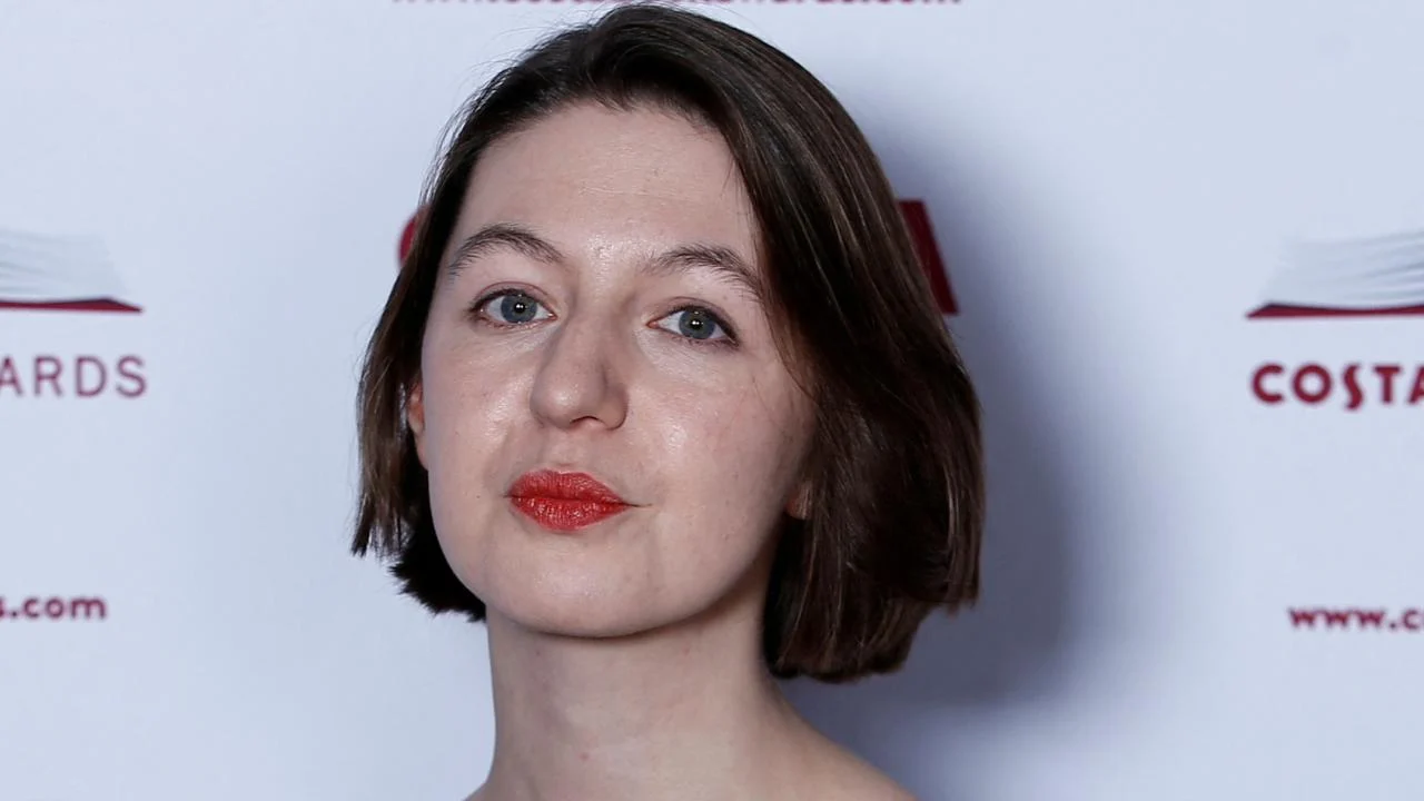 Sally Rooney'nin Filistin desteği nedeniyle İngiltere'de kitapları satıştan kaldırıldı - www.gundemedair.com