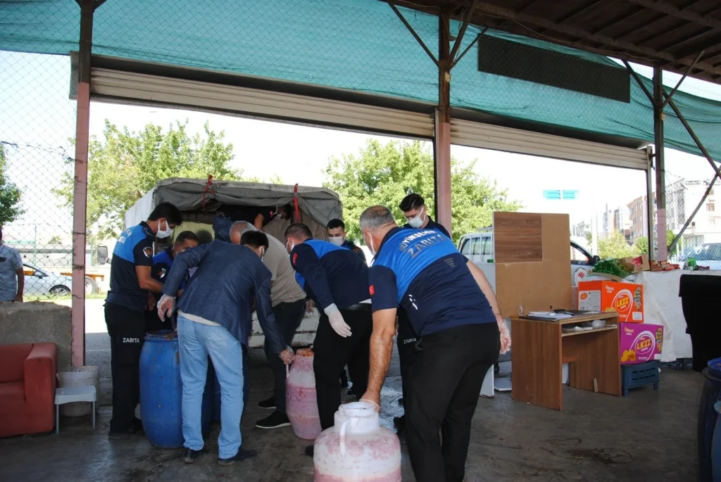 Şanlıurfa'da Salça ve Pul Biber Üretim Tesisinde Hijyen İhlali Tespit Edildi - www.gundemedair.com