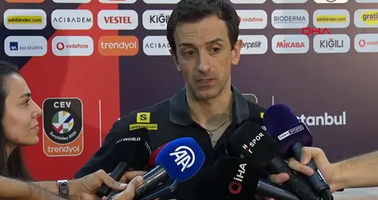 A Milli Kadın Voleybol Takımı yarı finale yükseldi, Santarelli umutlu konuştu