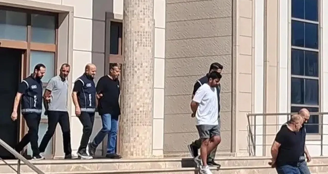 Kuşadası’nda göçmen kaçakçılığı soruşturmasında 4 kişi tutuklandı
