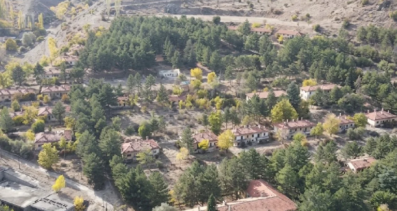 Sivas'ın Cürek Şehri: Geçmişin Küçük Paris'i, Günümüzün Terkedilmiş Çernobil'i - www.gundemedair.com