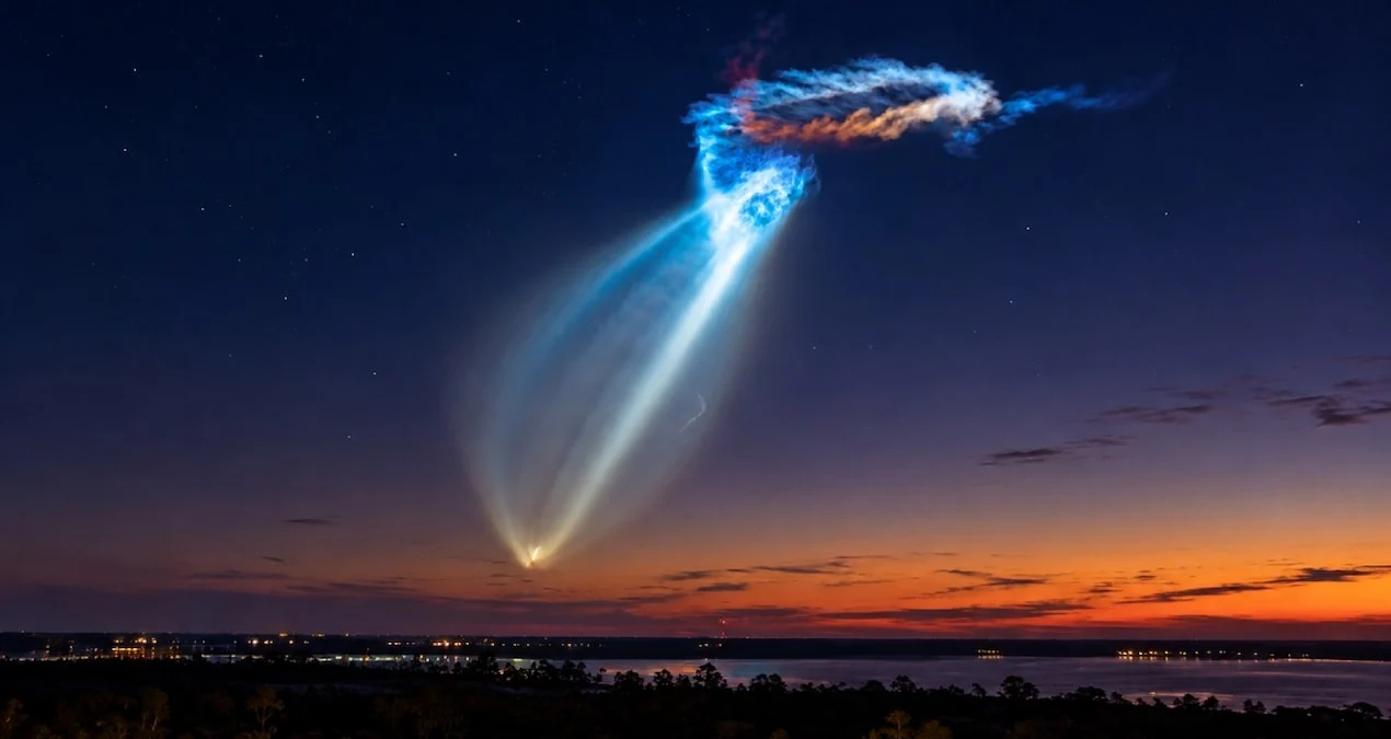 SpaceX Falcon 9 roketi, Florida'da gökyüzünde denizanası benzeri parlak bir oluşum yarattı - www.gundemedair.com