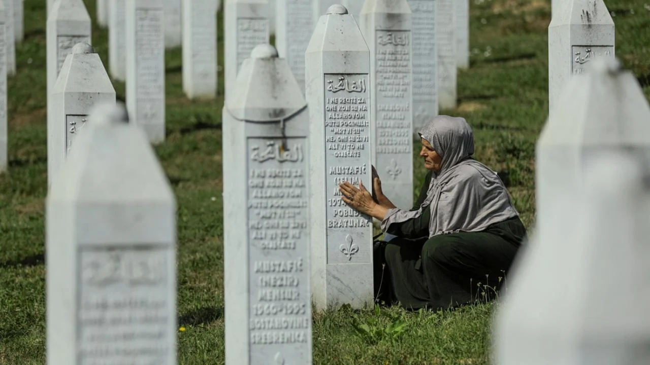 Srebrenitsa Anıt Merkezine Sırp Polisi Baskını Uyarısı