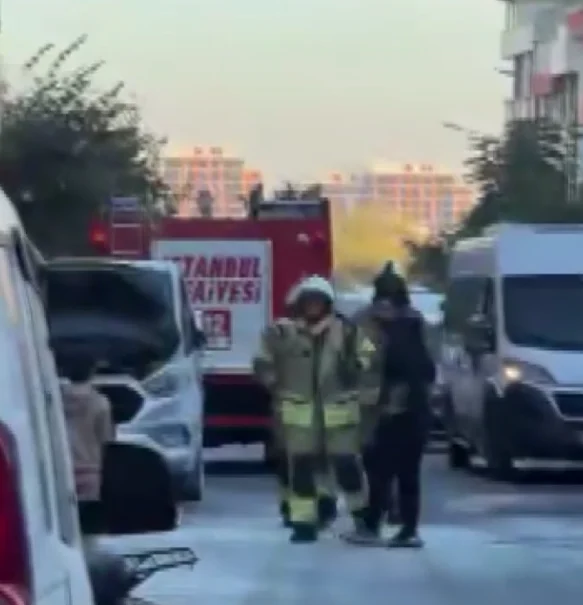 Sultangazi'de çöp konteynerine dökülen tiner nedeniyle yangın çıktı - Sözcü Gazetesi