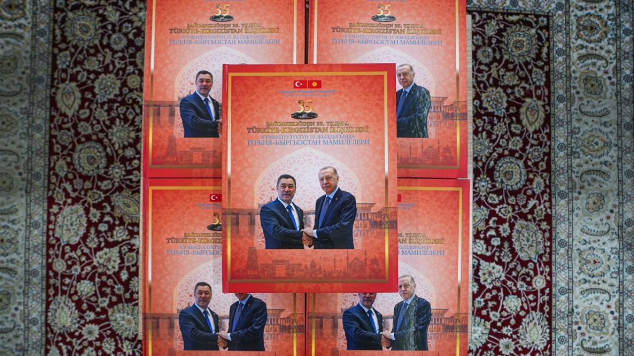 Kırgızistan’ın bağımsızlığının 35. yılı için kitap hazırlandı