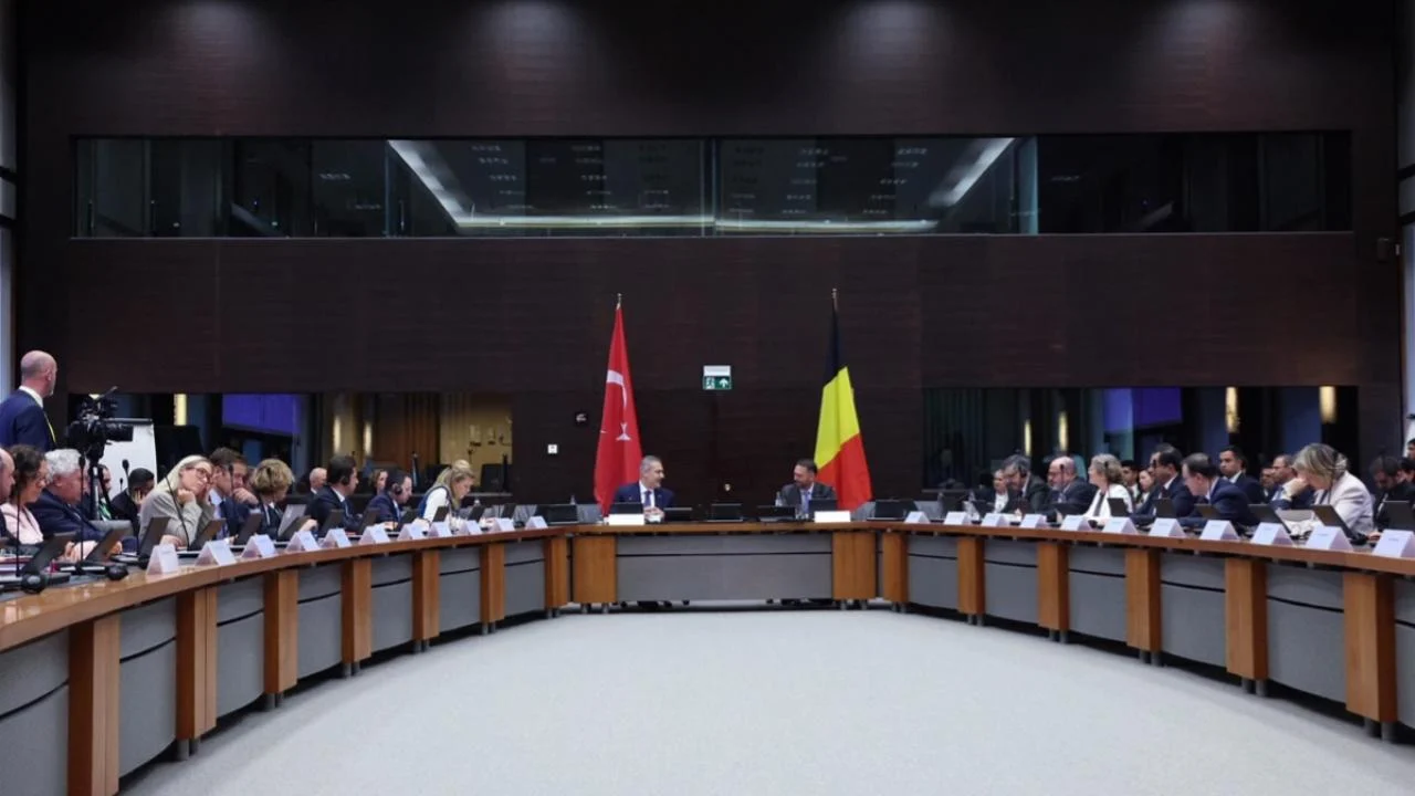 Türkiye ve Belçika Bakanları Brüksel'de Kritik Zirvede Bir Araya Geldi - www.gundemedair.com
