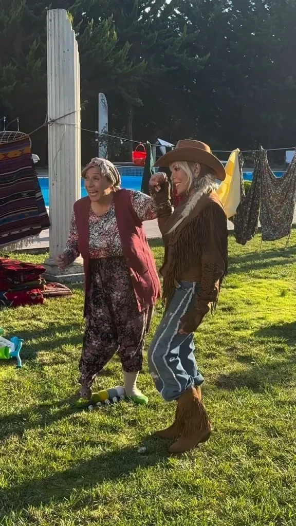 Tuzlu Kahve'de görenleri şaşırtan konuk: Hatun ile köyde halay çekti - Sözcü Gazetesi