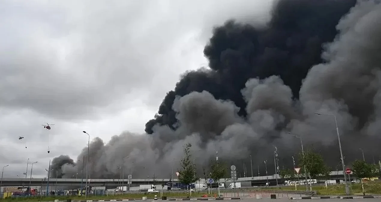 Ukrayna'nın İHA Saldırıları St. Petersburg ve Leningrad'da Petrol Terminali ve VK Veri Merkezini Hedef Aldı - www.gundemedair.com