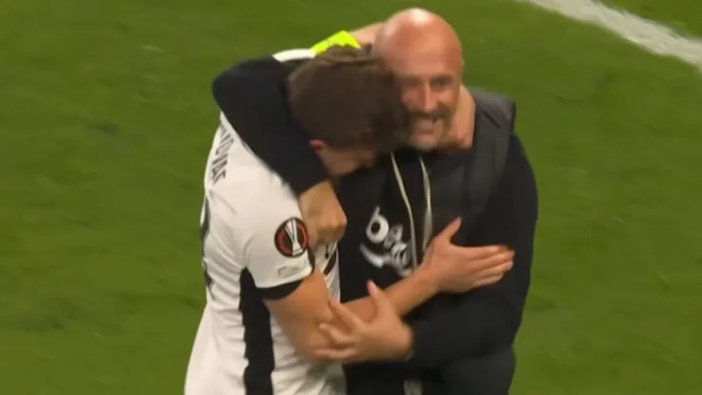 Vincenzo Italiano'nun Hoffenheim Maçındaki Öğrenciye Anlatımı Beşiktaş Taraftarlarını Etkiledi - www.gundemedair.com
