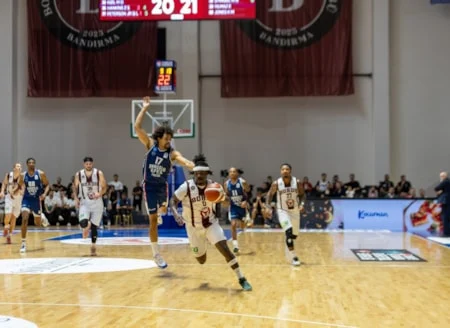 Anadolu Efes deplasmanda kazandı