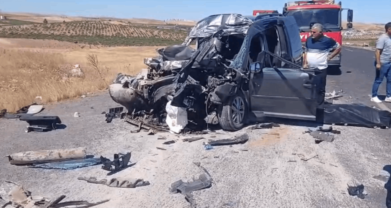 Şanlıurfa’da trafik kazasında 4 kişi hayatını kaybetti, 2 kişi yaralandı