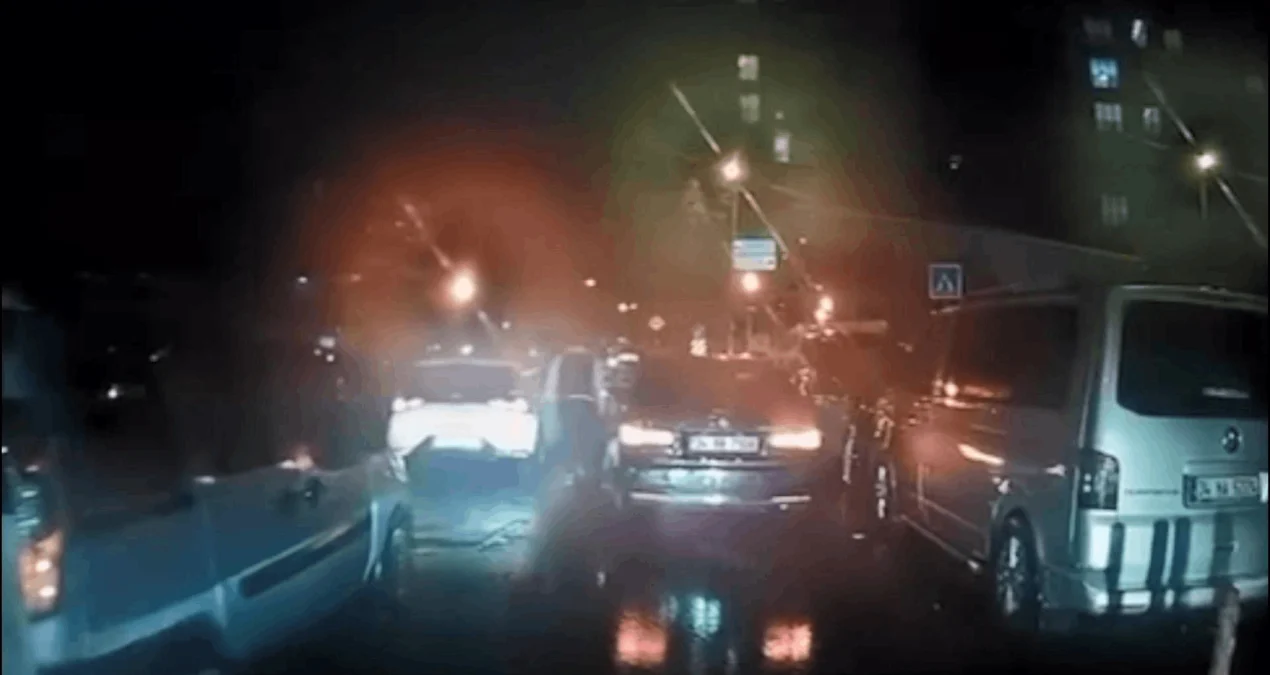 Eyüpsultan’da Trafik Kazası Sonrası Kavga Araç Kamerasında Görüntülendi