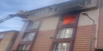 Esenyurt'ta yangın 1'i bebek 5 kişi mahsur kaldı - Sözcü Gazetesi