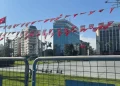 İzmir'e Cemil Tugay ablukası: Meydan bariyerlerle çevrildi - Sözcü Gazetesi