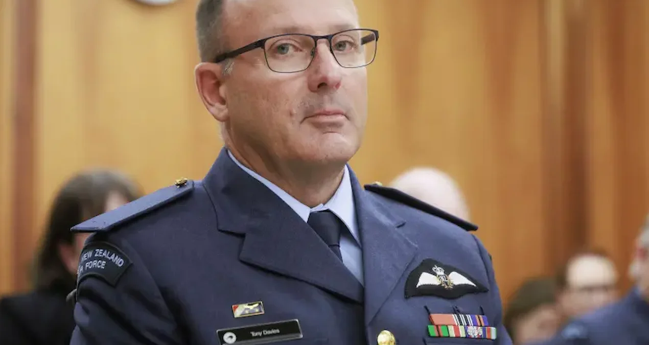 Yeni Zelanda Savunma Kuvvetleri Komutanı Tony Davies istifa etti - www.gundemedair.com