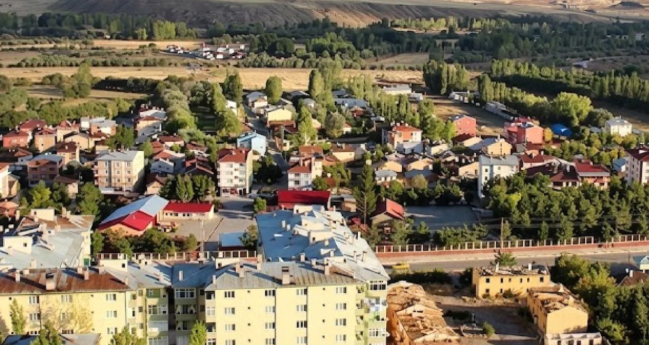 Sivas Zara’da satılık arsa ilanlarında metrekare fiyat artışları ve mahalle bazında değişim öne çıkıyor.
