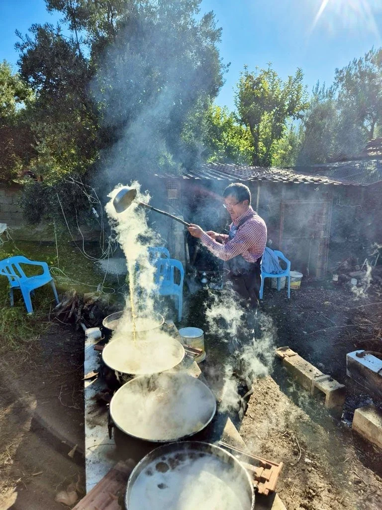 Paraları fonda kaptıran Nihat Zeybekçi pekmez kaynattı - Sözcü Gazetesi