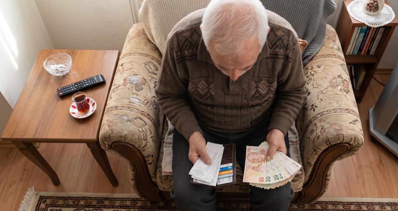 SGK binası ve emeklilere maaş farkı ödeme tarihini duyuran resmi bilgilendirme