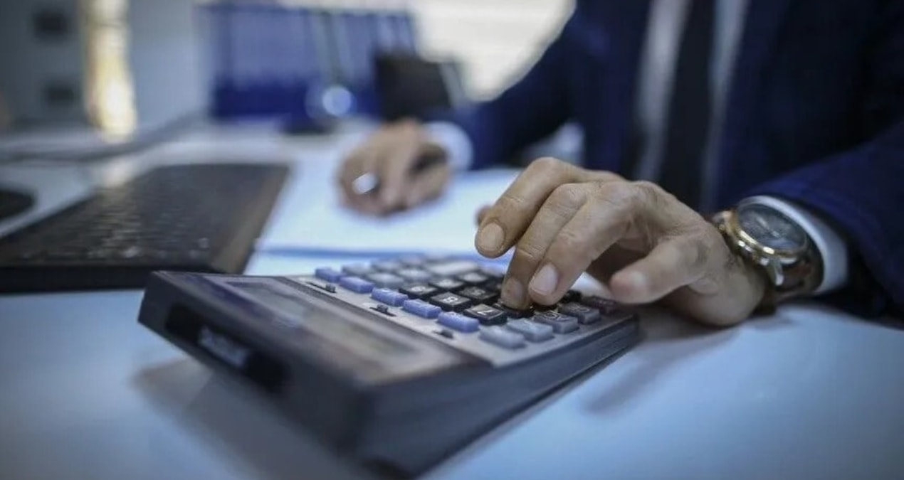 Bütçe harcamaları ve vergi yüküne ilişkin açıklamaları gösteren haber görseli