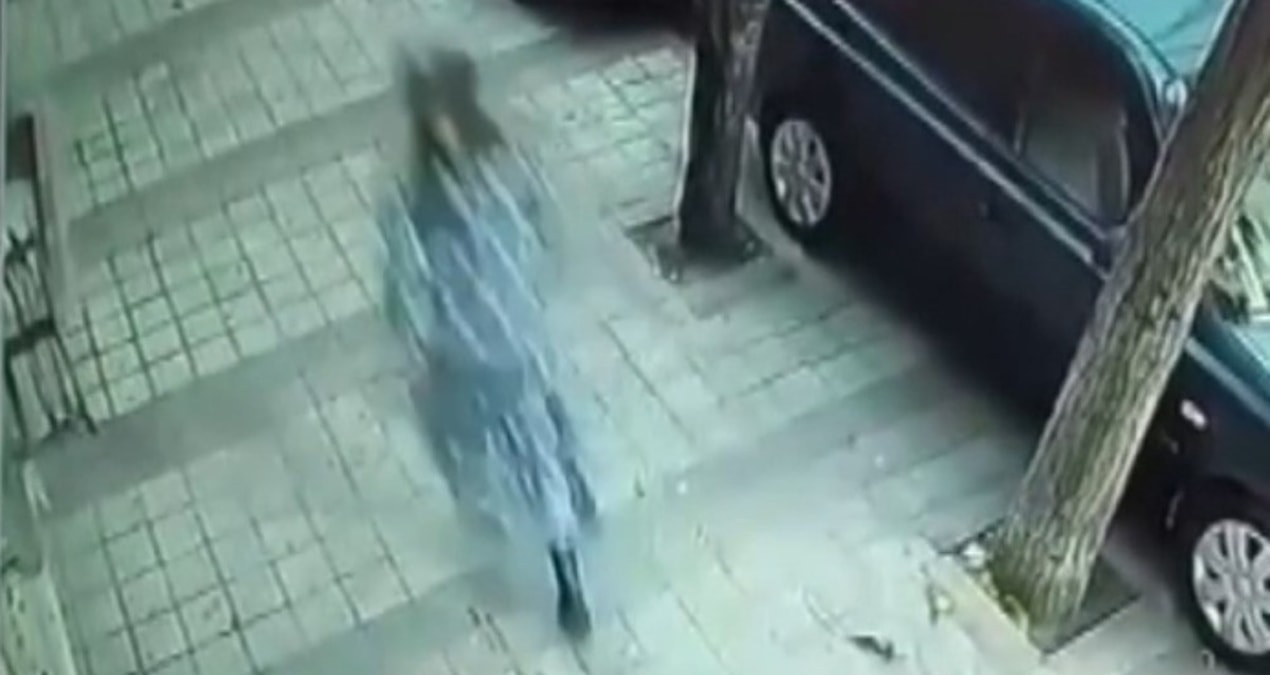Sultangazi’de kadın kıyafeti giyen hırsız, apartmandan altın çaldı