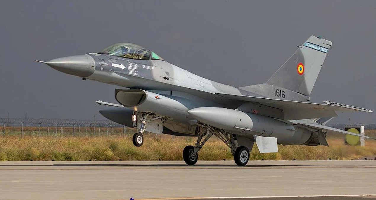 Romanya Savunma Bakanlığı açıklamasına göre İzmail Limanı çevresinde hava hedefleri tespit edildi ve F-16’lar havalandırıldı.