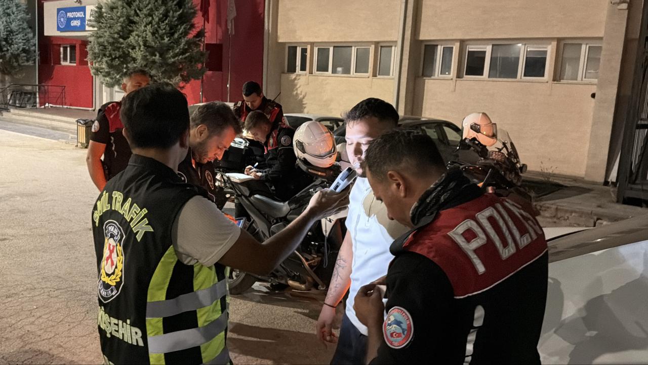 Eskişehir’de alkollü sürücüye “dur” ikazına uymadığı için ceza kesildi