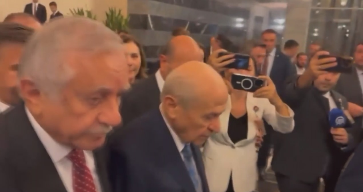 TBMM Genel Kurulu’nda “çerçeve yasa” olarak bilinen kanun teklifinin kabul edilmesi sonrası açıklamalar yer aldı.