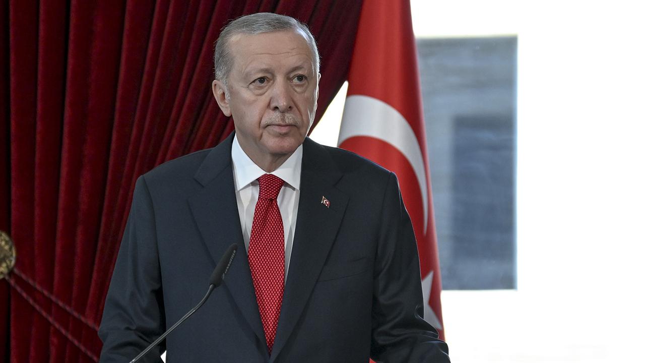 Cumhurbaşkanı Erdoğan Yüksek Askeri Şura üyeleriyle Anıtkabir’i ziyaret etti