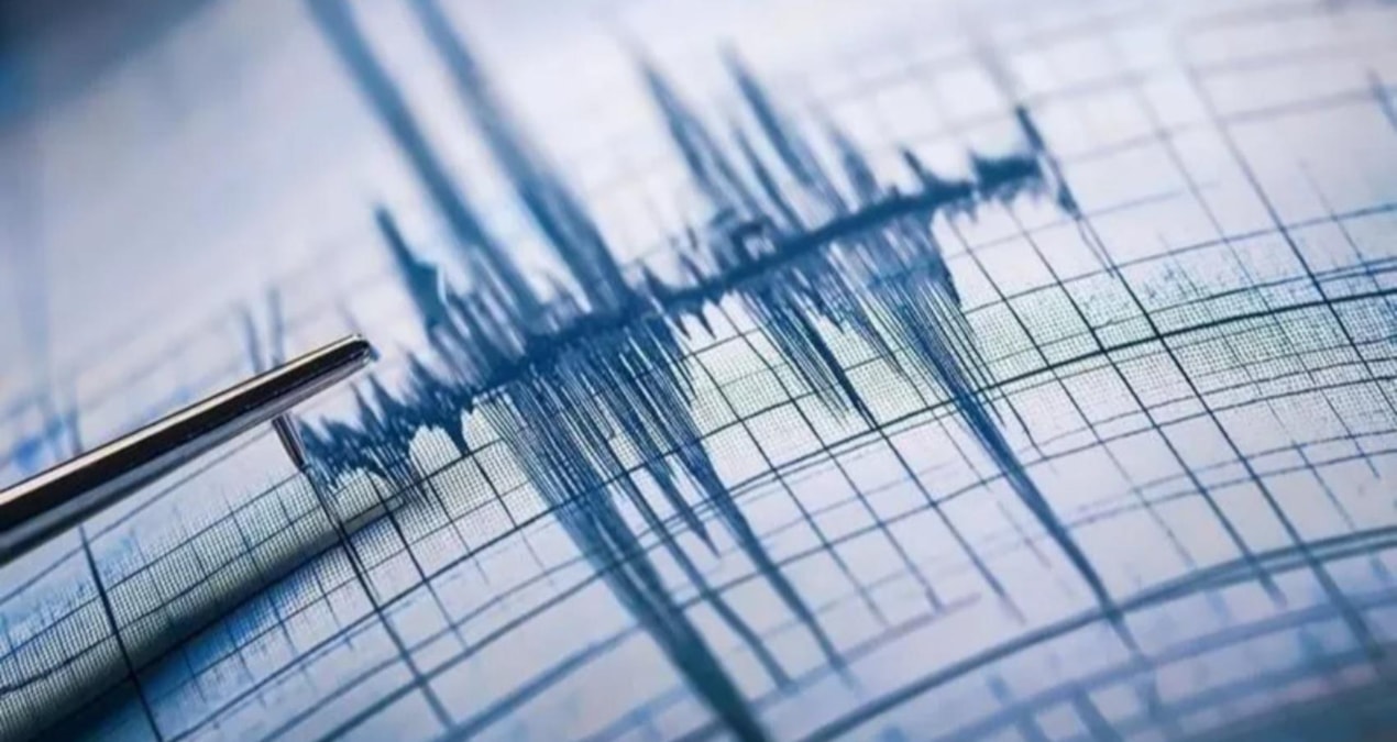 Ege Denizi’nde 3,8 büyüklüğünde deprem: Karaburun’a 56,59 km, derinlik 36,89 km