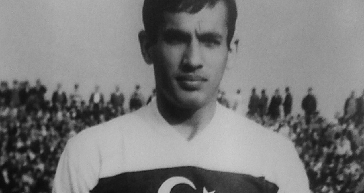 Eski milli futbolcu Haluk Erdem’in cenazesi Bursa Ulu Camisi’nde kılınacak namazın ardından defnedilecek.