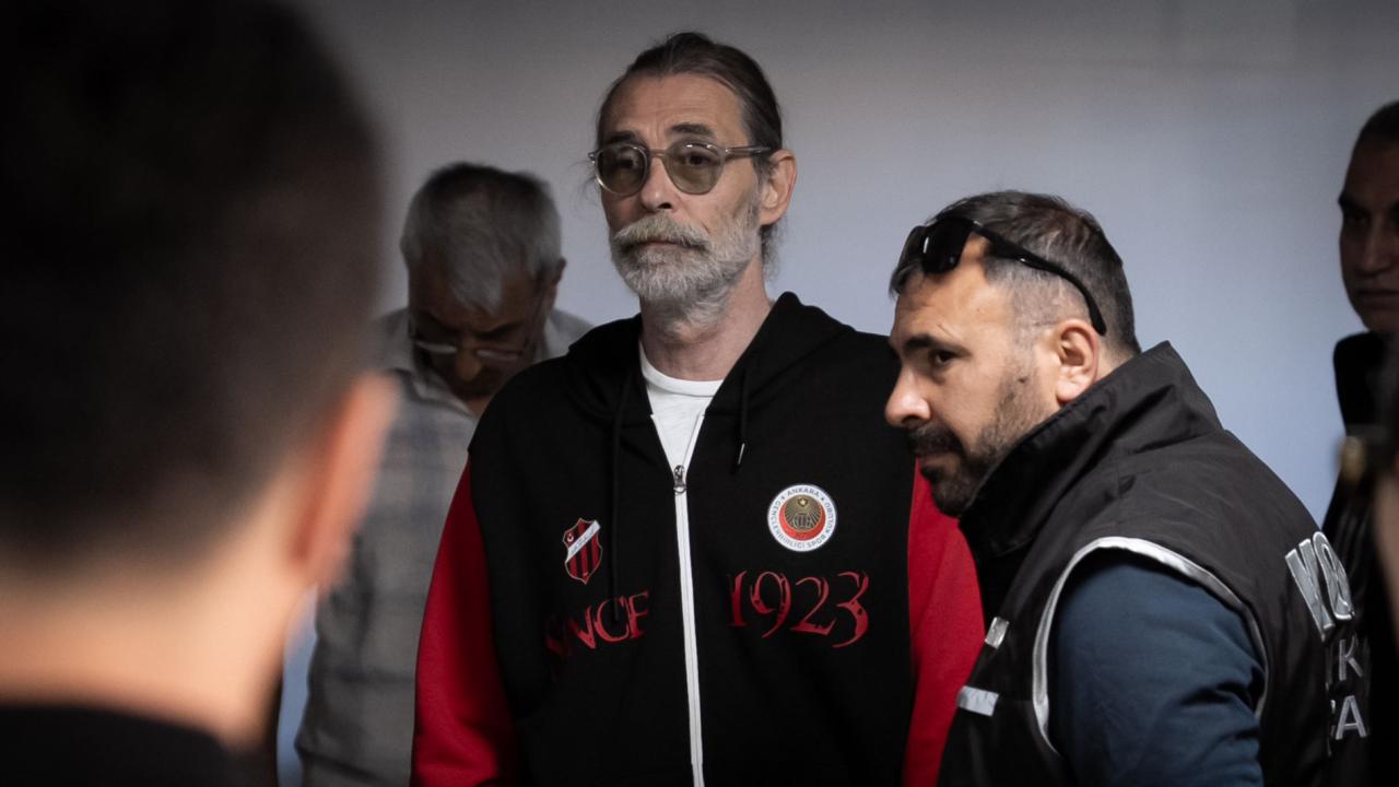 Etimesgut Belediyesi’ne yönelik yolsuzluk soruşturması kapsamında mahkemeye sevk edilen şüpheliler.
