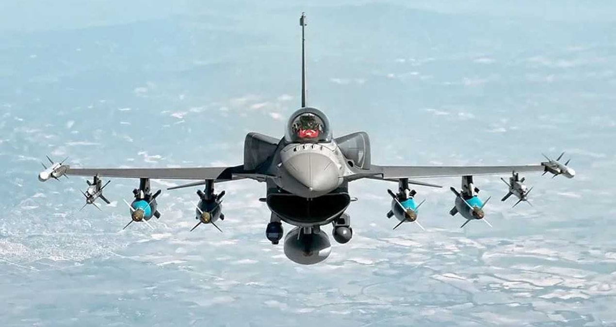 Yalova’da F-16 tipi askeri eğitim uçağı düştü, pilot sağ kurtuldu