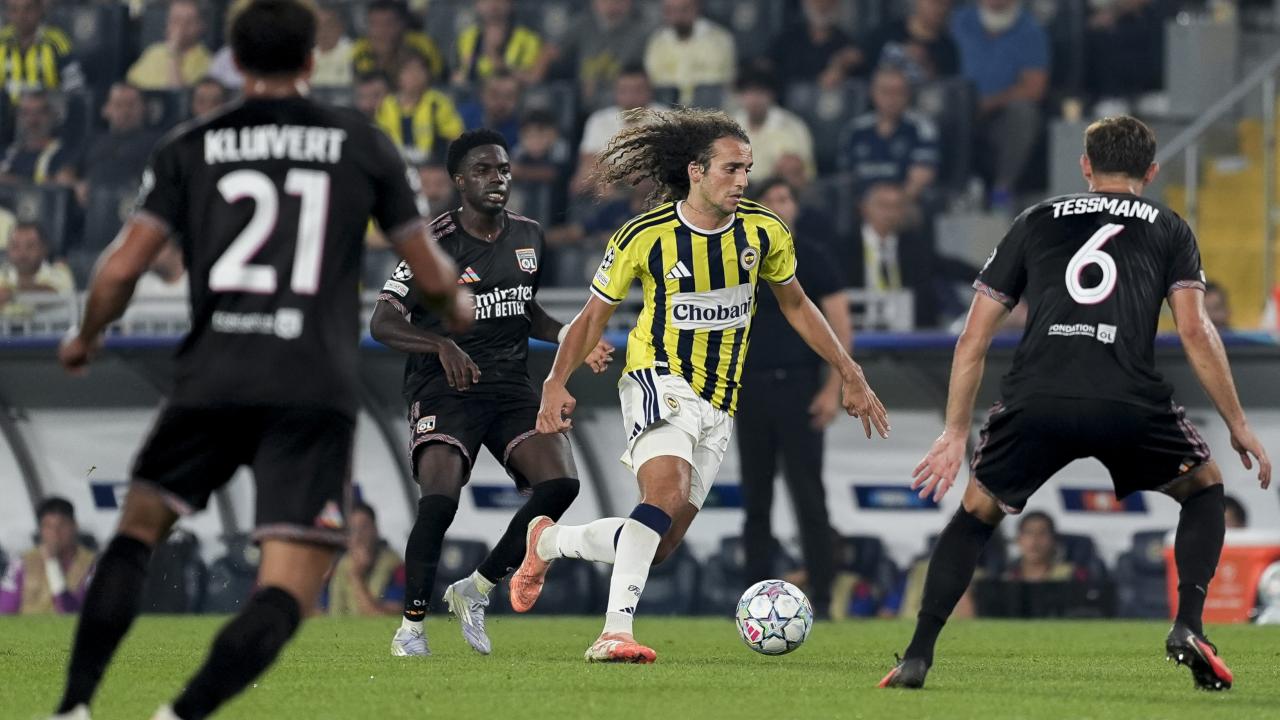 Fenerbahçe ile Olimpik Lyon’un 1-1 berabere kaldığı maçtan bir an