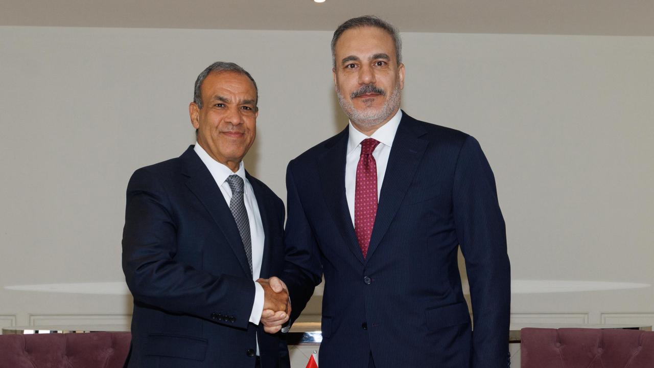 Hakan Fidan’ın Mısır El-Alameyn’de Türkiye-Mısır Ortak Planlama Grubu kapsamında imza süreci