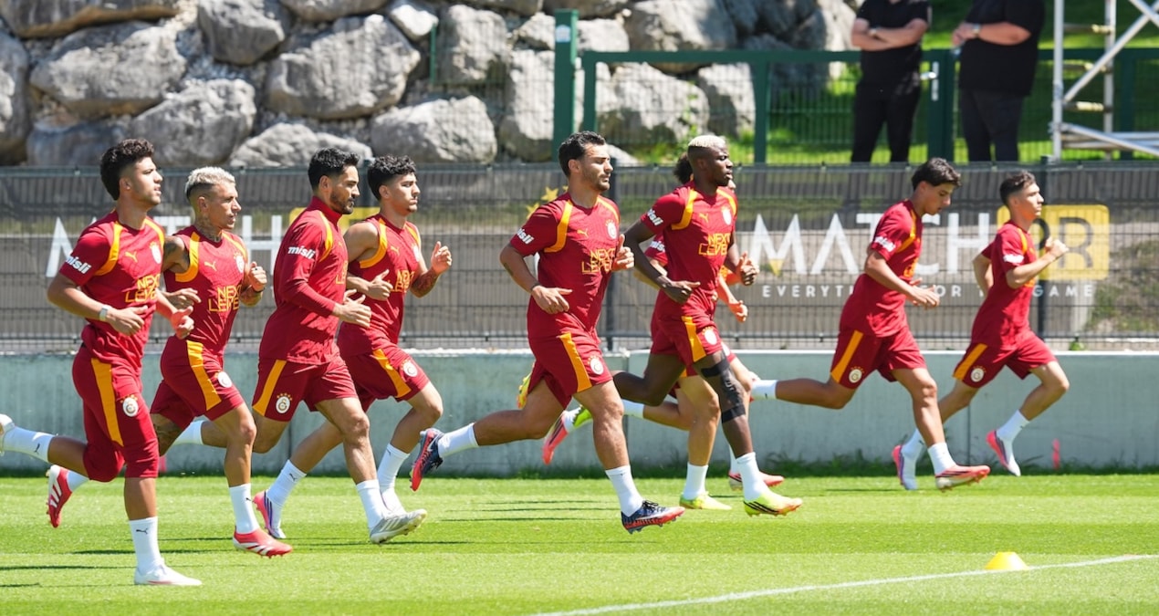 Galatasaray’ın Avusturya kampında Okan Buruk yönetiminde antrenman çalışması