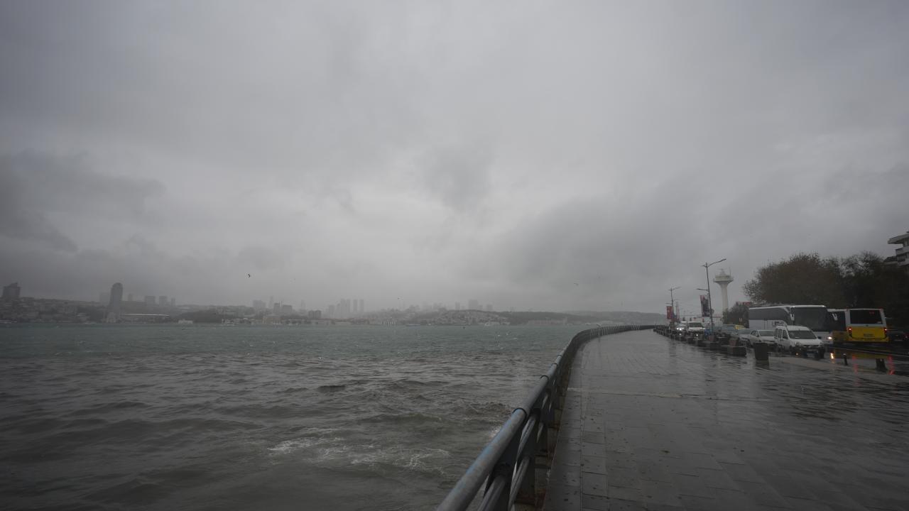 İstanbul’da gök gürültülü sağanak bekleniyor, tedbirli olunmalı