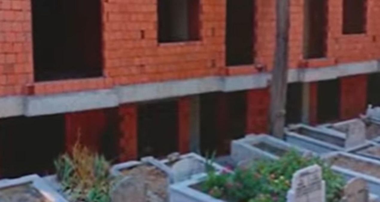 Avcılar’da Ambarlı Mezarlığı yakınında yükselen yeni binalar ve çevre tartışmaları