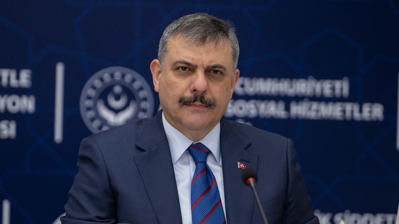 Bakan Çiftçi, FETÖ firarilerine yönelik operasyonları değerlendirdi