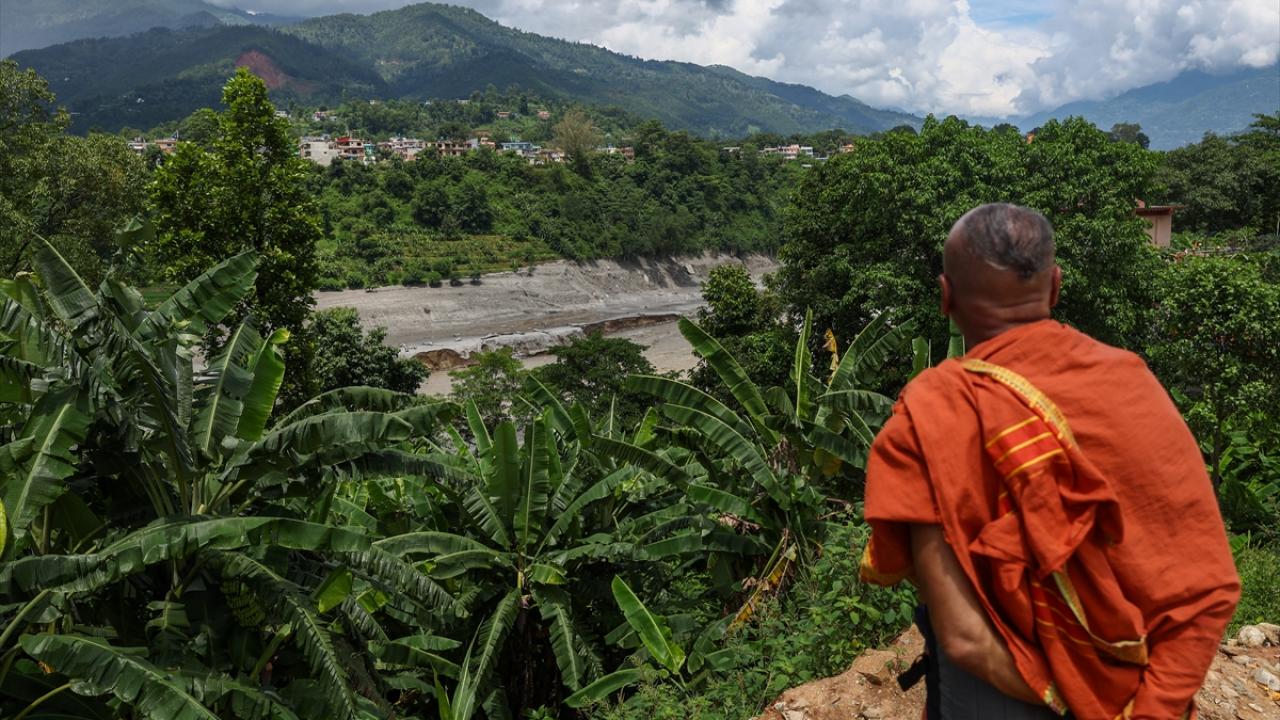 Nepal’de sel felaketi nedeniyle kurtarma çalışmaları sürüyor