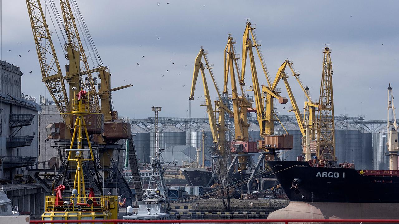 Rus ordusu, Ukrayna’nın limanlarına ve askeri tesislerine saldırı düzenliyor