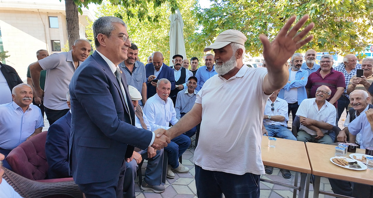 Yozgat’ın Aydıncık ilçesinde vatandaşların geçim ve su sorunlarını dile getirdiği buluşma.