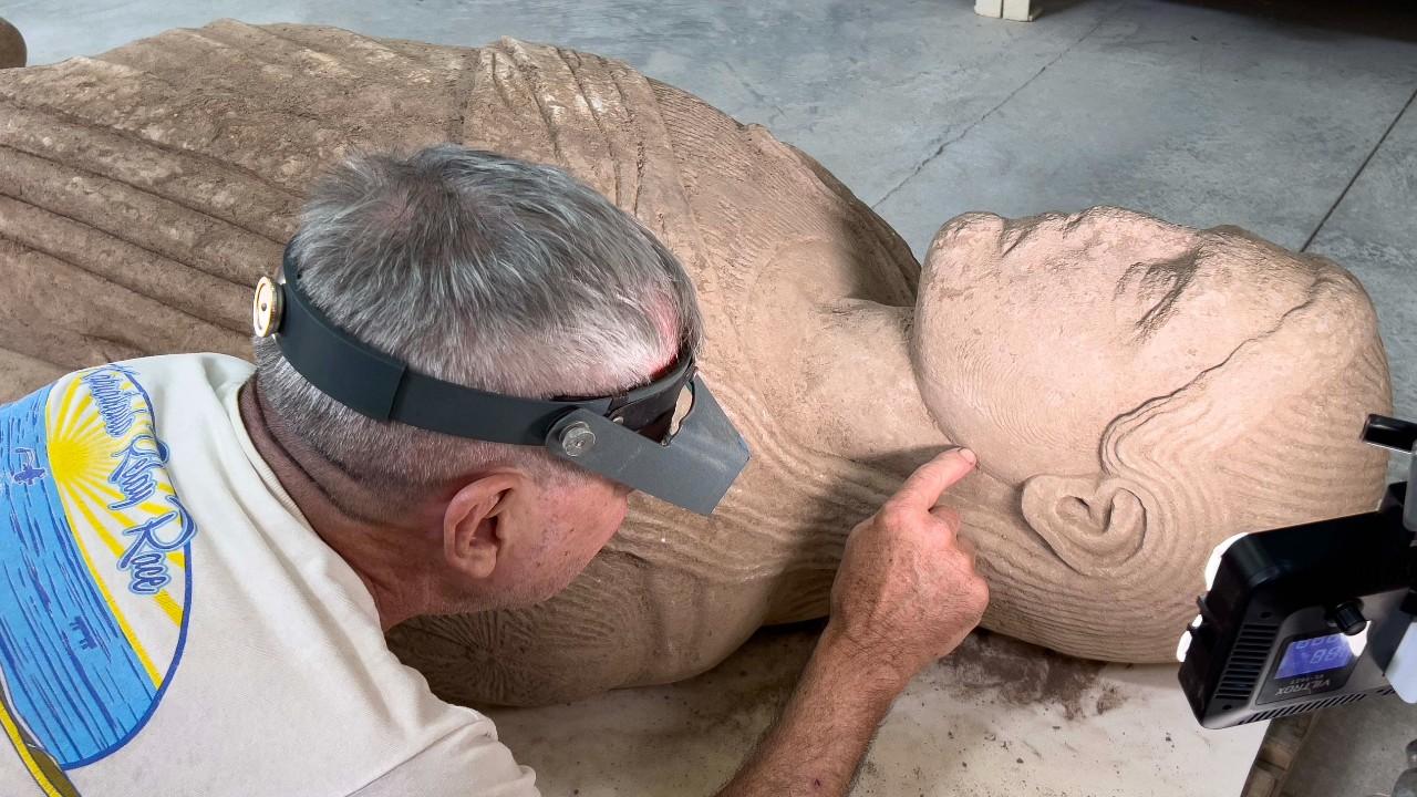 Sardes Antik Kenti’nde 2 bin 500 yıllık genç erkek heykeli bulundu
