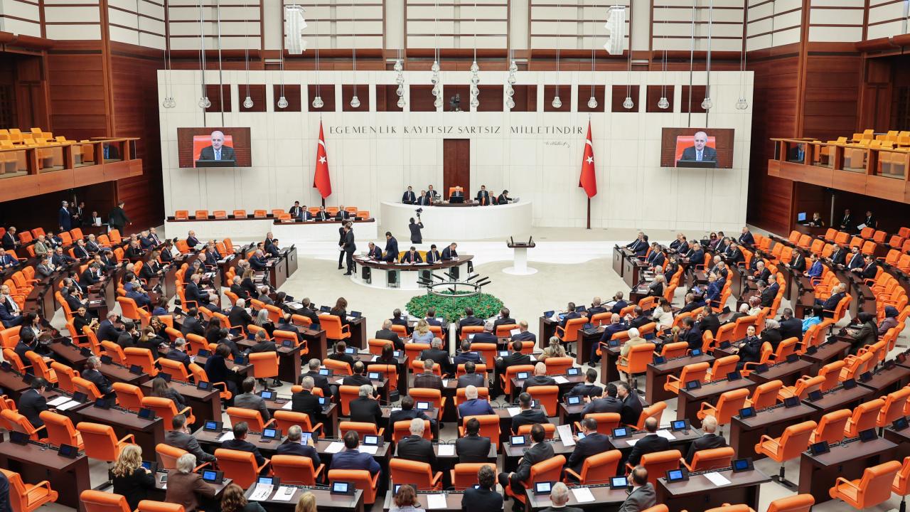Numan Kurtulmuş, İstanbul’da YKS Şampiyonları Buluşması’nda gençlerle bir araya geldi