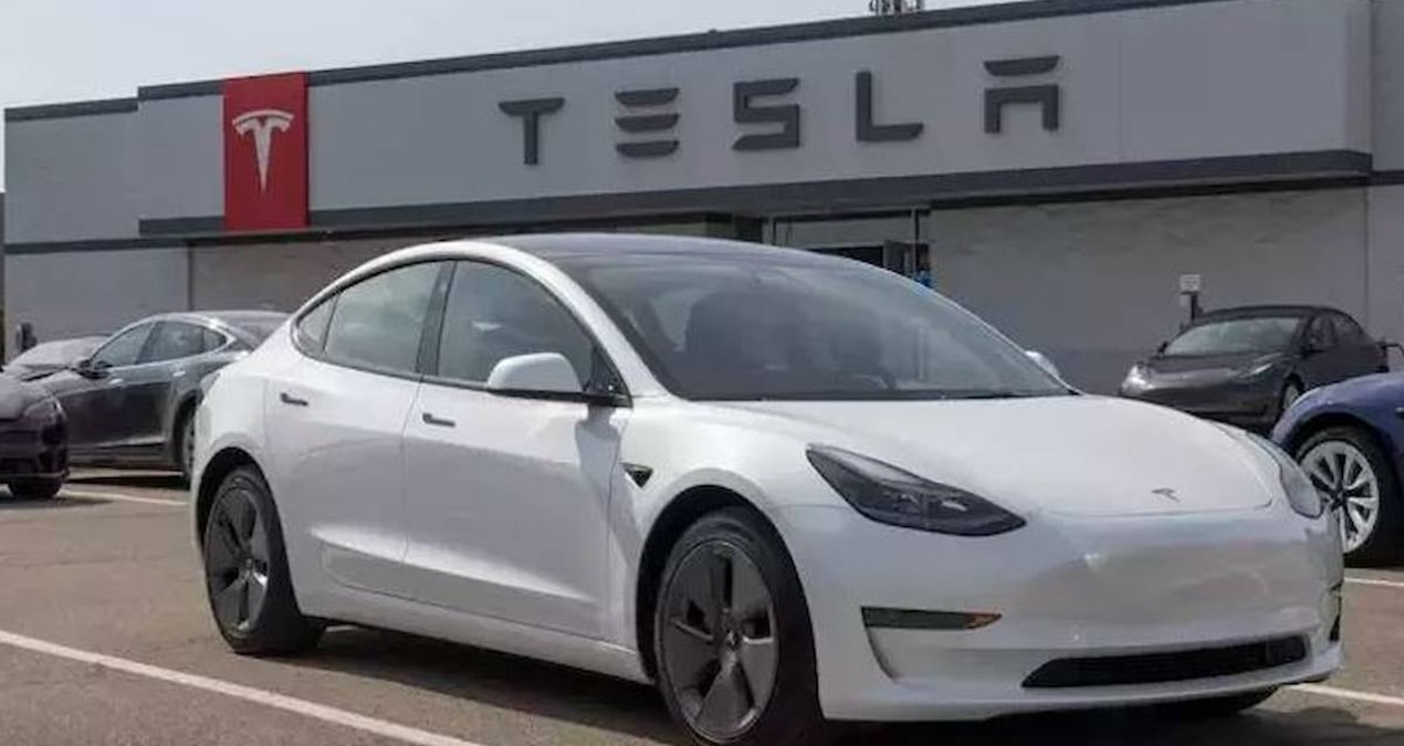 NHTSA’nın Tesla’nın aşırı parlak kısa farları nedeniyle Model 3 ve Model Y’yi kapsayan geri çağırma açıklaması.
