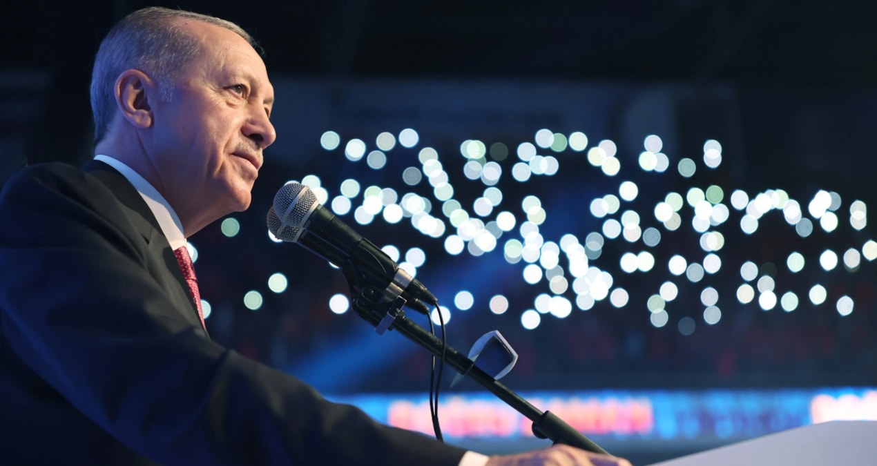 İstanbul’da CHP’li belediye başkanlarıyla ilgili AKP rozet iddiasına dair haber görseli