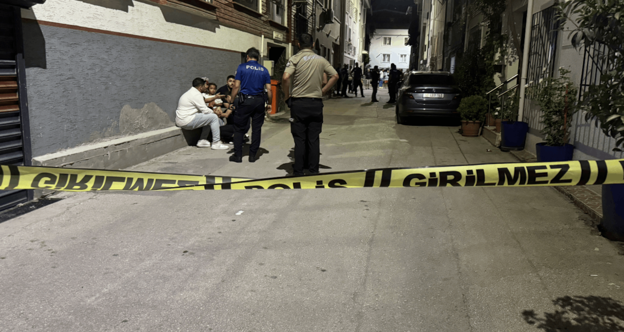 Bursa Nilüfer’de 8 aylık hamile kadının balkondan düştüğü iddiasıyla soruşturma başlatıldı, eşi gözaltına alındı.