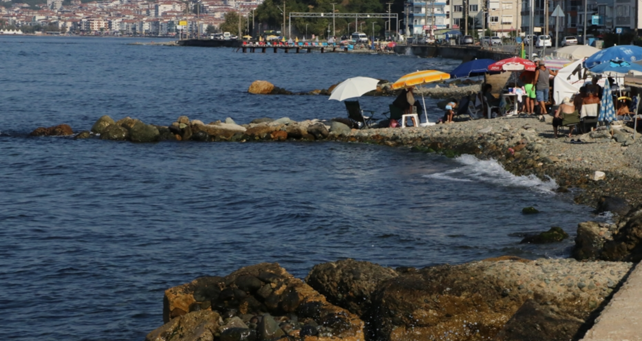 Çınarcık’ta denize girme yasağı getirildi, atık su sorunu sürüyor